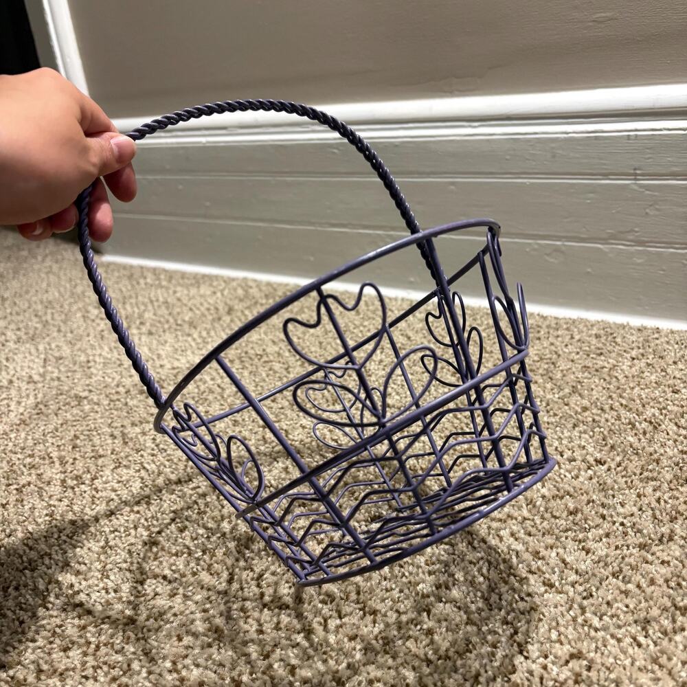 Braided purple wire basket tulip design